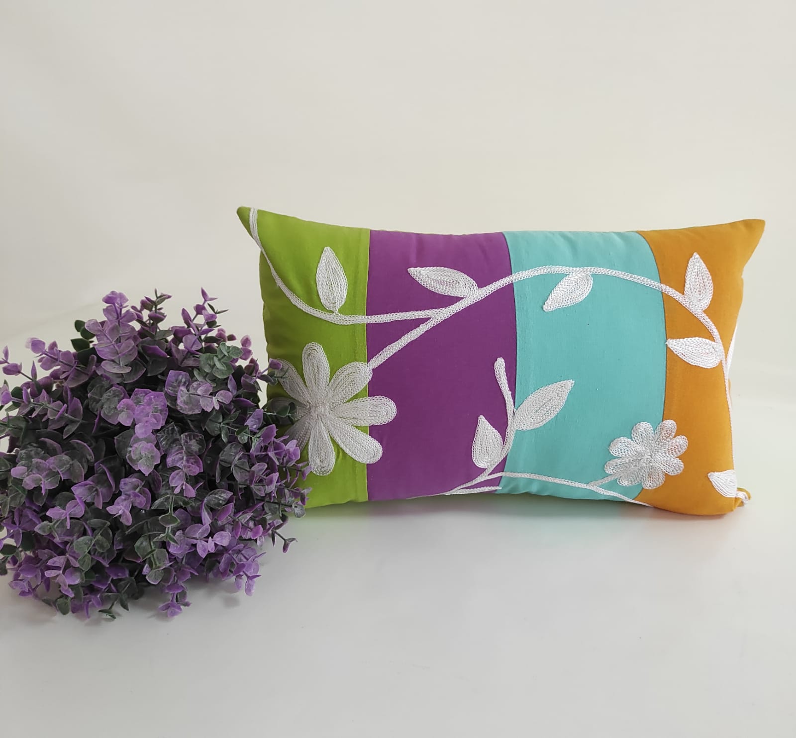 FUNDA DE COJIN 4 COLORES FLOR 40X25 ( SIN RELLENO )