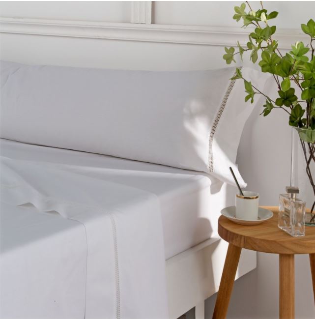 JUEGO DE SABANAS DENVER BLANCO 150 CMS